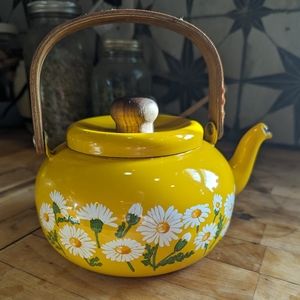 Yellow Daisy Mid-century Aesthetic Cottagecore Porcelain Enamelware Teapot